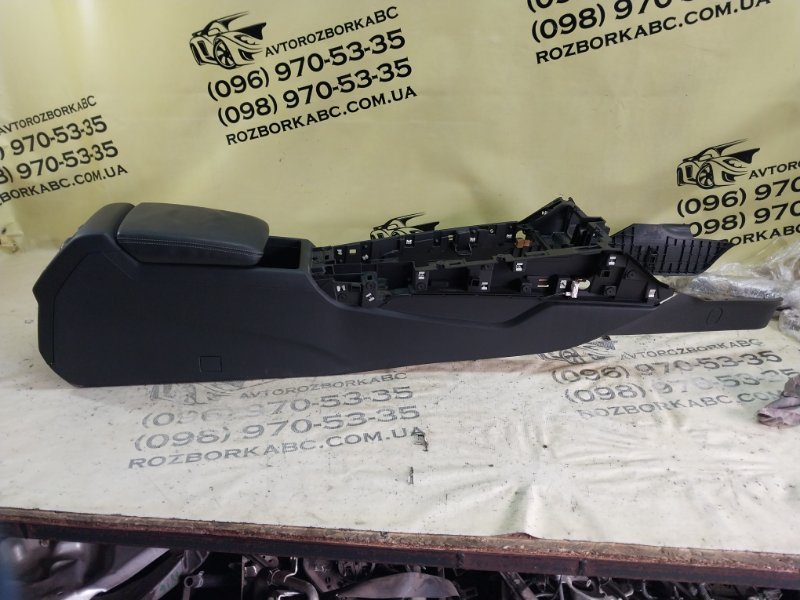 Центральна консоль с подлокотником S5 2017 Coupe 3.0 CWGD