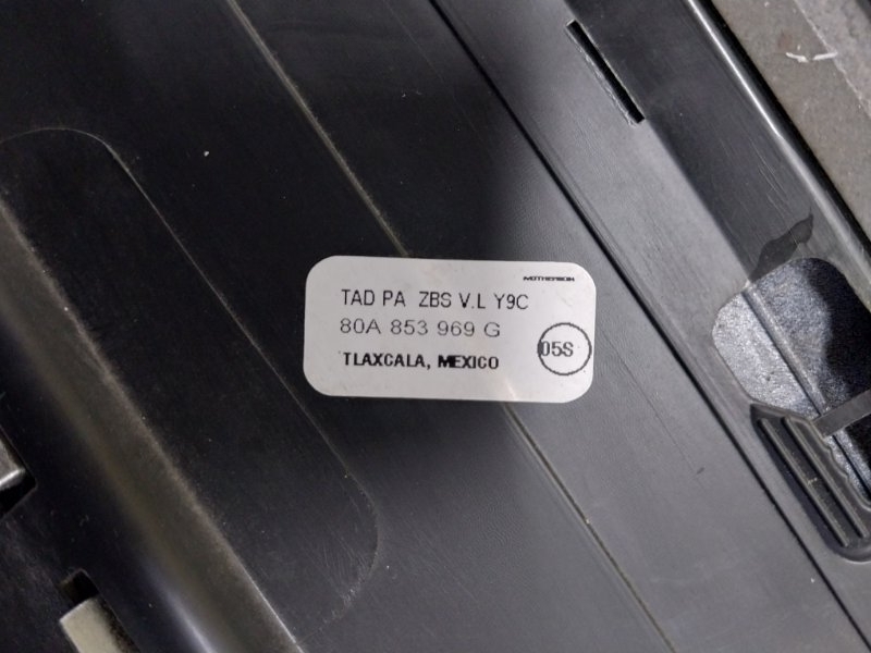 Накладка двери задняя левая Q5 2021 80A 2.0 Накладка двери задняя левая Q5 2021 80A 2.0