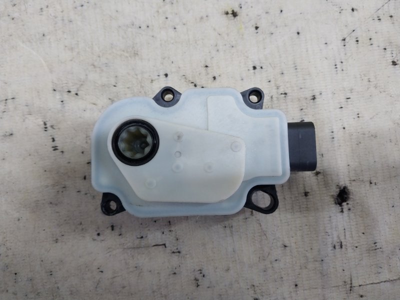 Актуатор / моторчик жалюзей Macan 2016 95B 3.0 CTMA