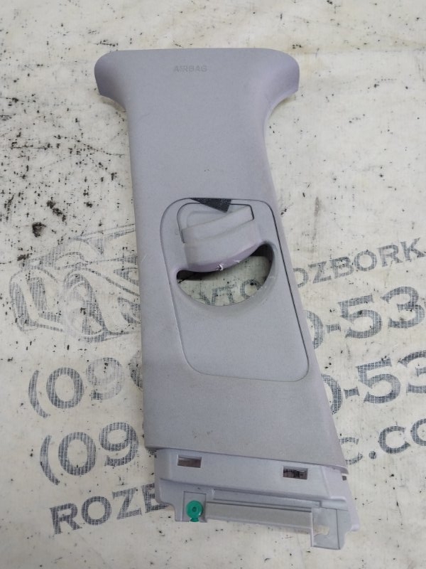 Накладка центральной стойки правая Ioniq Hybrid 2019 1.6 DOHC - GDI Накладка центральной стойки правая Ioniq Hybrid 2019 1.6 DOHC - GDI