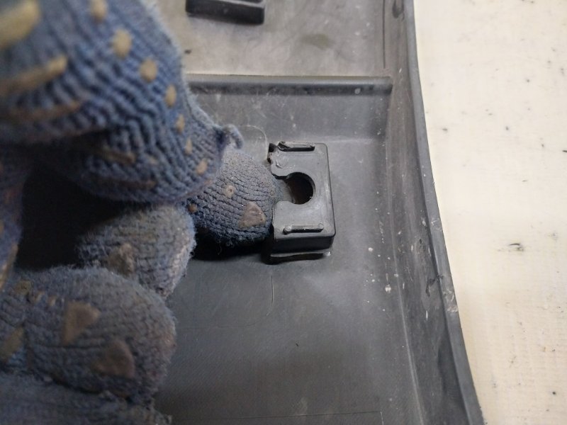 Накладка арки крыла левая Explorer 2020 3.0