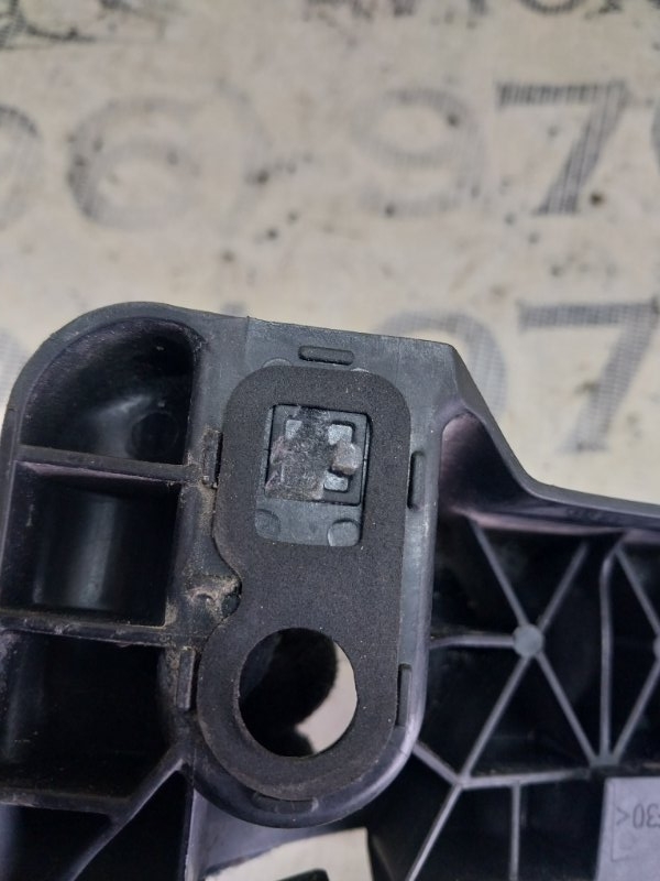 Кронштейн бампера задний Legacy 2021 BW 2.4