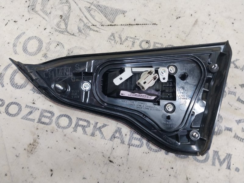 Фонарь внутренний левый Subaru Legacy BW 2.4