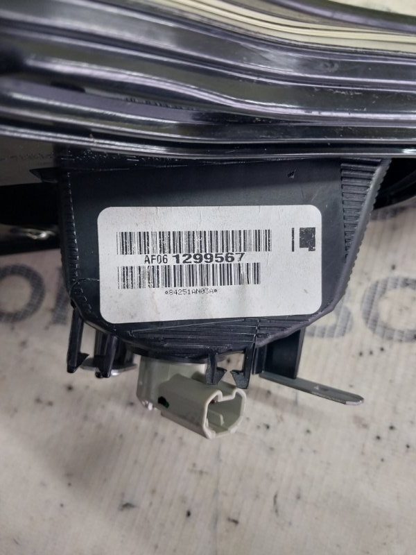 Фонарь внутренний левый Legacy 2021 BW 2.4