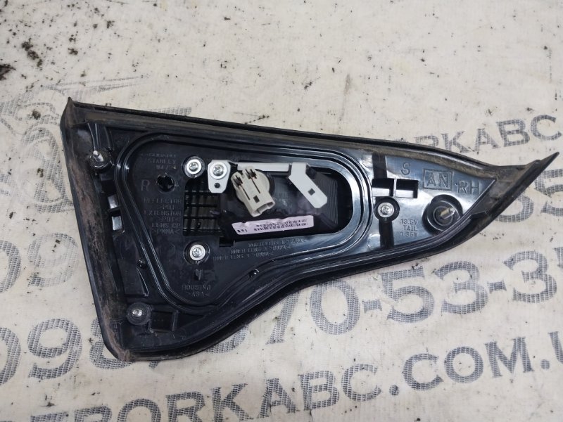 Фонарь внутренний правый Legacy 2021 BW 2.4