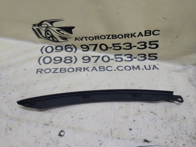 Уплотнитель капота правый Audi Q5 2018 80A 2.0 DAYB 80A823126 Б/У