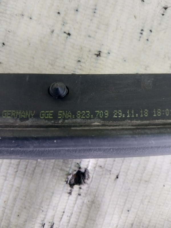 Уплотнитель капота Tiguan 2019 Tiguan 2 2.0 DGUA