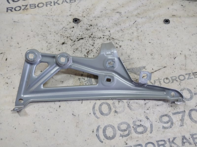 Кронштейн крыла правый X1 2020 F48 B46A20O1