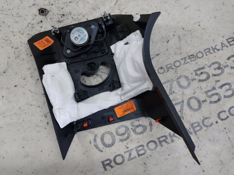 Накладка салона задняя левая Ford Explorer 3.0