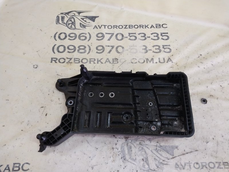 Подставка под аккумулятор Volkswagen Tiguan 2019 Tiguan 2 2.0 DGUA 5QF915331C Б/У