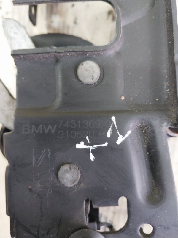 Замок капота левый BMW X1 F48 B46A20O1
