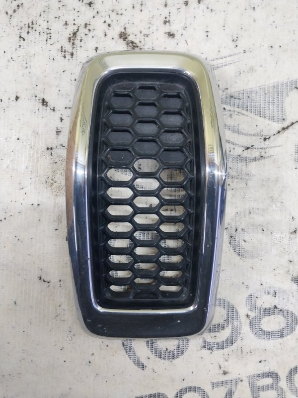 Решетка радиатора Cherokee 2017 KL 2.4 Решетка радиатора Cherokee 2017 KL 2.4