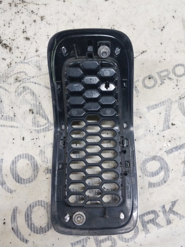 Решетка радиатора Jeep Cherokee KL 2.4 Решетка радиатора Jeep Cherokee KL 2.4