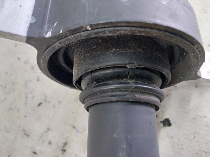 Карданный вал 428 2015 F36 2.0