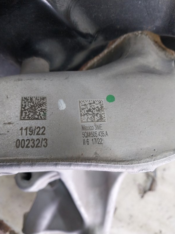 Цапфа задняя левая Volkswagen Tiguan Tiguan 2 2.0 DTEA