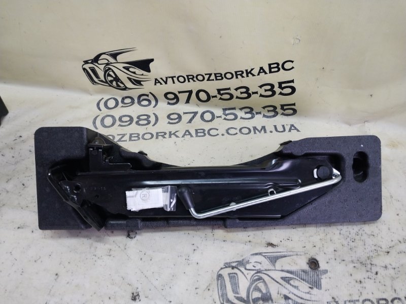 Органайзер с домкратом Porsche Macan 2015 95B CTMA 958 721 211 00 Б/У