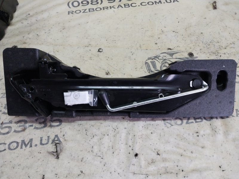 Органайзер с домкратом Macan 2015 95B CTMA