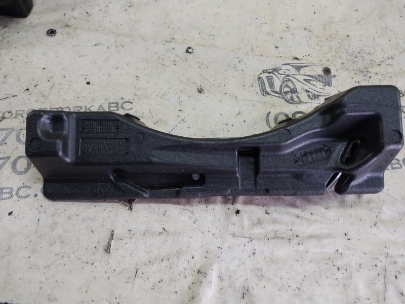 Органайзер с домкратом Macan 2015 95B CTMA