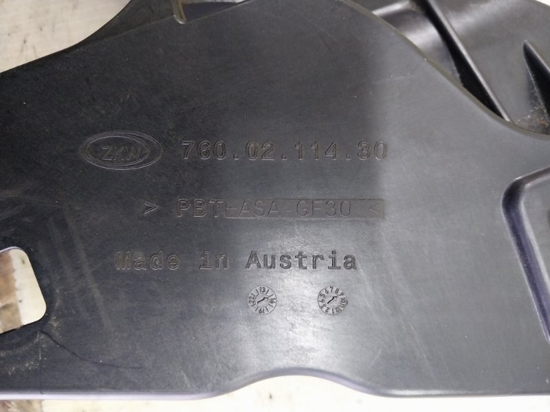 Кронштейн крепление фары правый Porsche Macan 95B CTMA