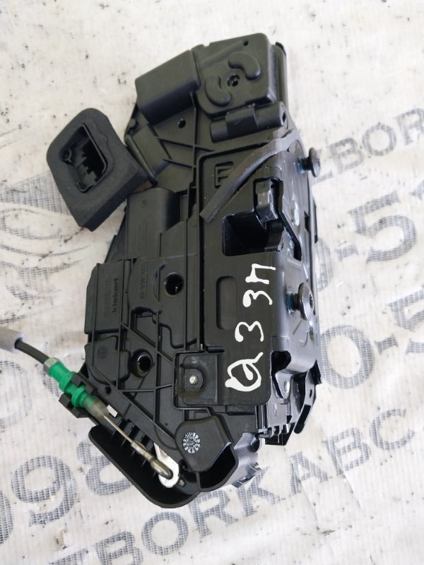 Замок двери задний правый Audi Q3 83A 2.0 CZRA