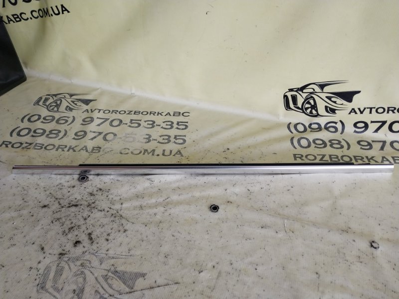 Молдинг двери центральний Audi Q3 2021 83A 2.0 CZRA 83A8394763Q7 Б/У