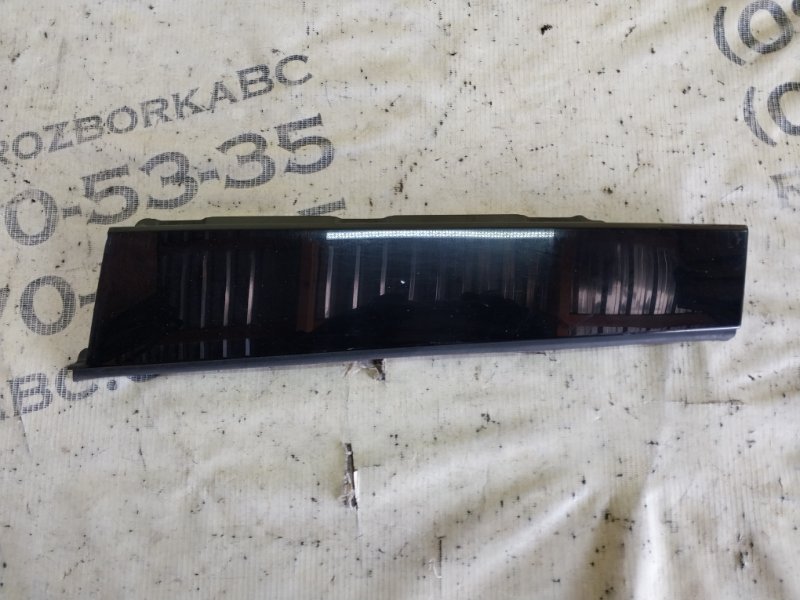 Накладка двери боковая задняя правая Q3 2021 83A 2.0 CZRA