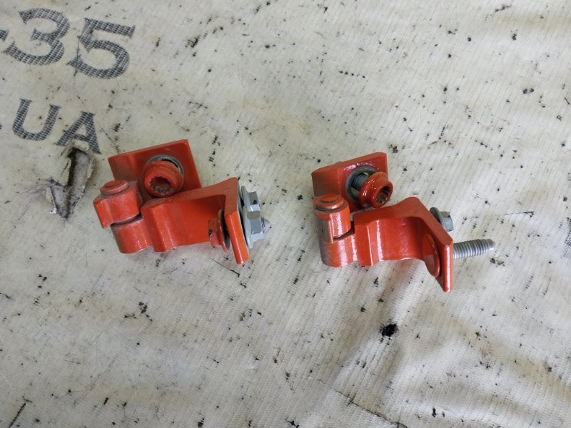 Петля двери задняя правая Q3 2021 83A 2.0 CZRA