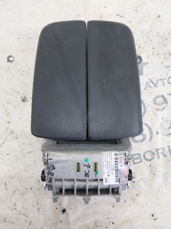 Подлокотник Q7 2016 4M 3.0