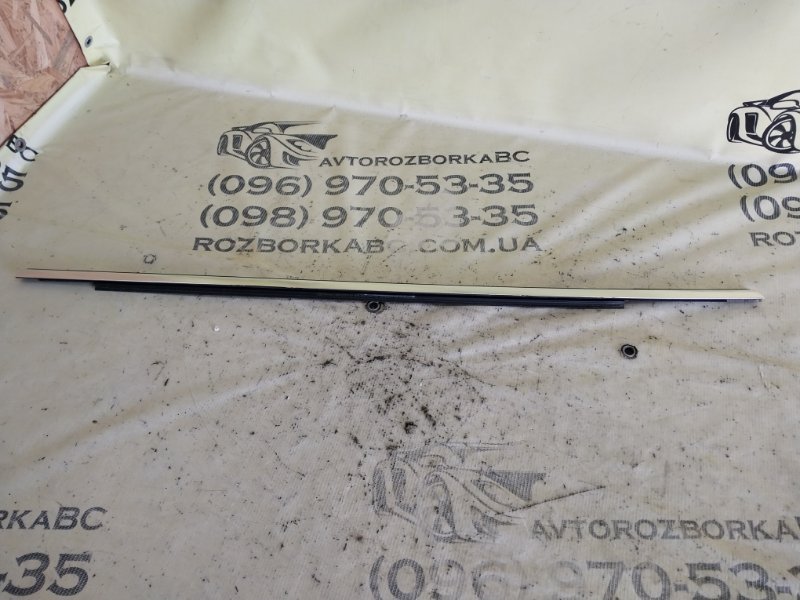 Молдинг двери центральний задний левый Audi Q5 2018 80A 2.0 DAYB 80A853763 Б/У