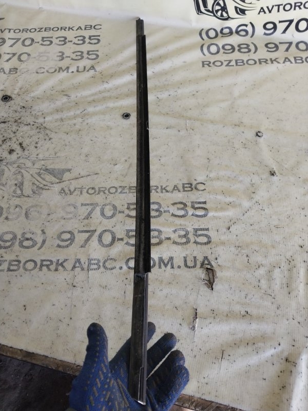 Молдинг двери центральний задний левый Q5 2018 80A 2.0 DAYB