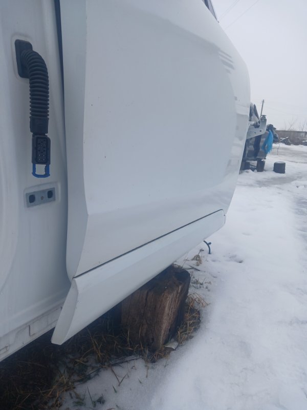 Двери передние правые XC90 2016 t27 Двери передние правые XC90 2016 t27