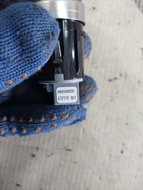 Кнопка старт-стоп Volkswagen Tiguan Tiguan 2 2.0 DGUA