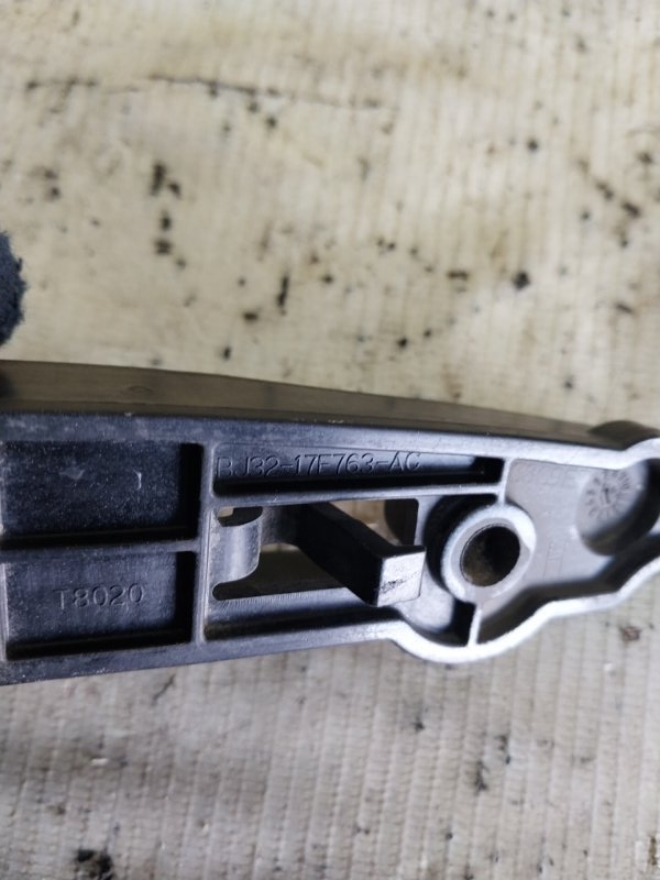 Кронштейн бампера левый Evoque 2016 L538 2.0L 16V TIVCT T/C Gen2