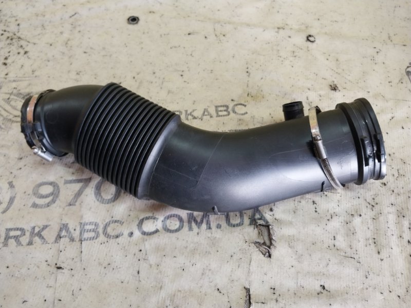 Патрубок воздушного фильтра Evoque 2016 L538 2.0L 16V TIVCT T/C Gen2