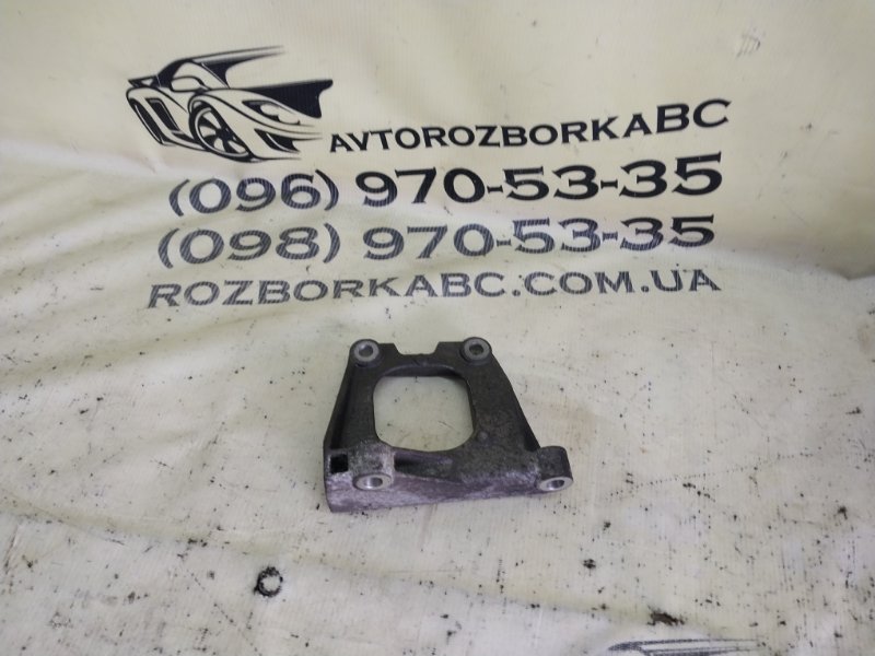 Кронштейн промежуточного вала Land Rover Evoque 2016 L538 2.0L 16V TIVCT T/C Gen2 EJ324H473BB Б/У