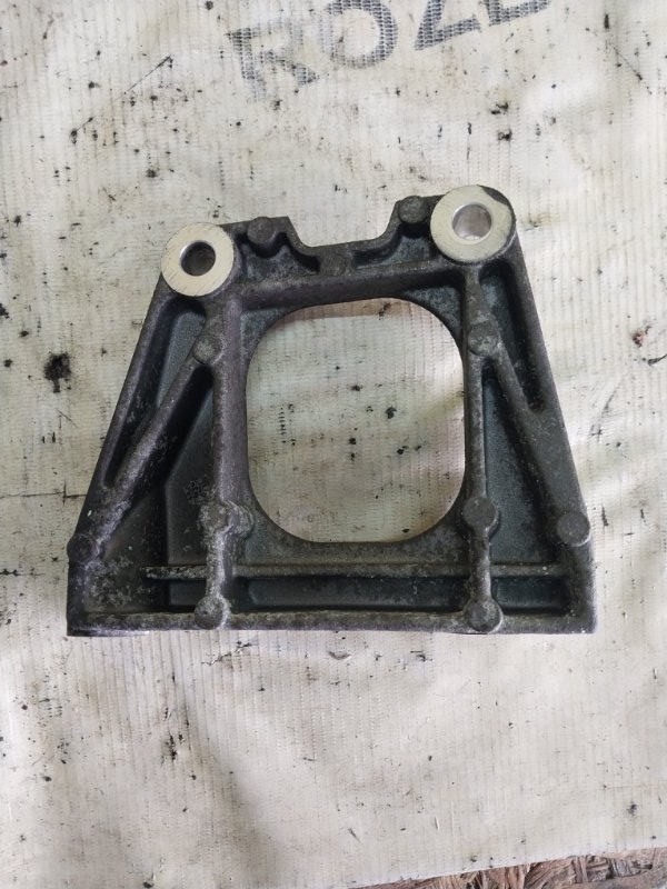 Кронштейн промежуточного вала Evoque 2016 L538 2.0L 16V TIVCT T/C Gen2