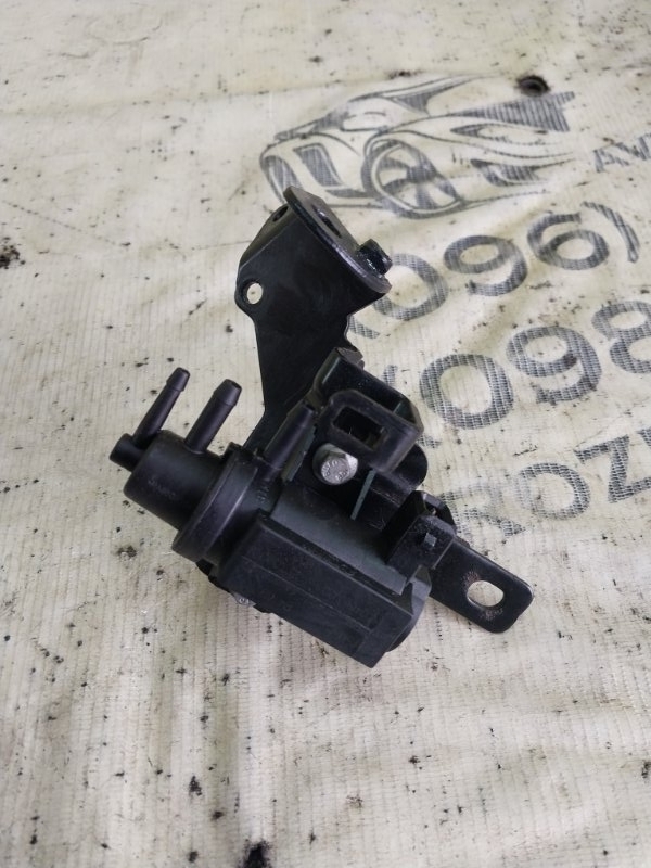 Клапан вакуумный Evoque 2016 L538 2.0L 16V TIVCT T/C Gen2