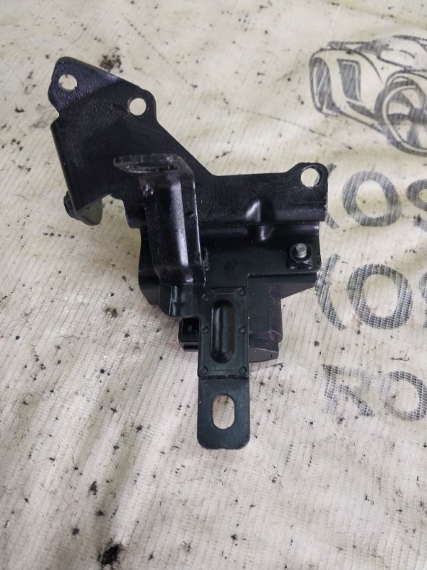 Клапан вакуумный Land Rover Evoque L538 2.0L 16V TIVCT T/C Gen2