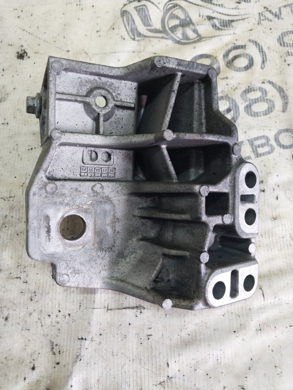 Кронштейн двигателя Evoque 2016 L538 2.0L 16V TIVCT T/C Gen2