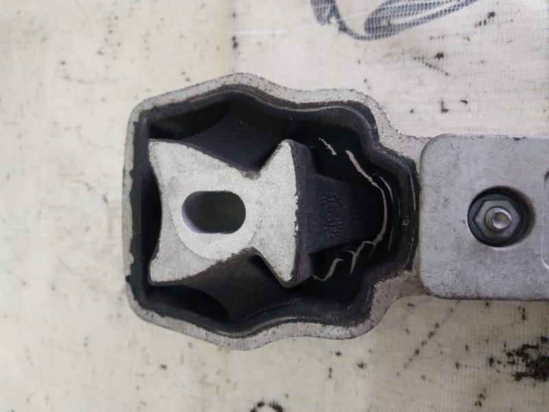 Подушка двигателя правая Evoque 2016 L538 2.0L 16V TIVCT T/C Gen2