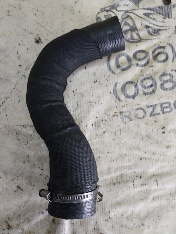 Патрубок интеркулера правый Evoque 2016 L538 2.0L 16V TIVCT T/C Gen2