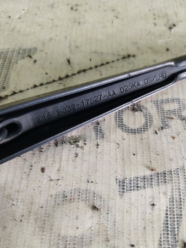 Дворник лобового стекла левый Land Rover Evoque L538 2.0L 16V TIVCT T/C Gen2