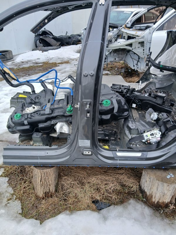 Центральная стойка кузова Audi Q8 2019 3.0 DCBD 4M8810119E Б/У