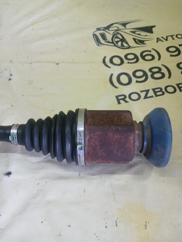 Полуось передний правый Q3 2021 83A 2.0 CZRA