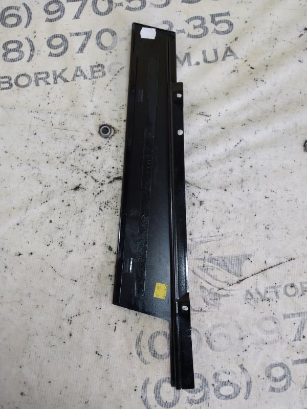Накладка двери боковая передняя левая Mercedes-Benz GLC 300 X253 27492031635081 Накладка двери боковая передняя левая Mercedes-Benz GLC 300 X253 27492031635081