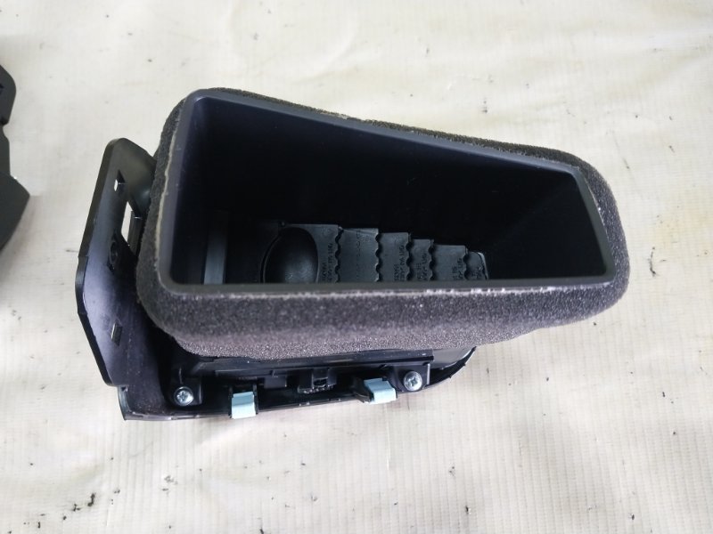 Дефлектор торпедо правый Ioniq Hybrid 2019 1.6 DOHC - GDI