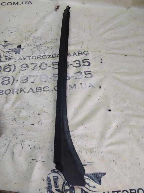 Молдинг лобового стекла передний правый GLB 2021 X247 26092030239285