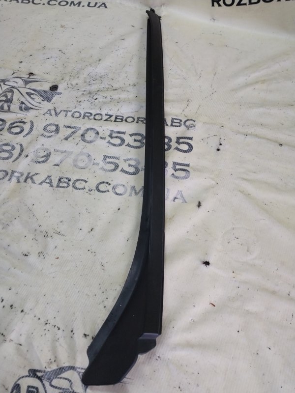 Молдинг лобового стекла передний левый GLB 2021 X247 26092030239285
