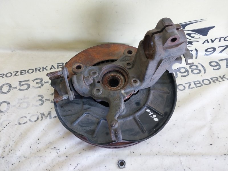 Цапфа передняя правая passat 2014 B7 2.0