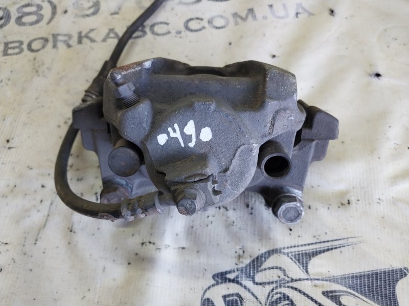 Суппорт тормозной передний левый passat 2014 B7 2.0